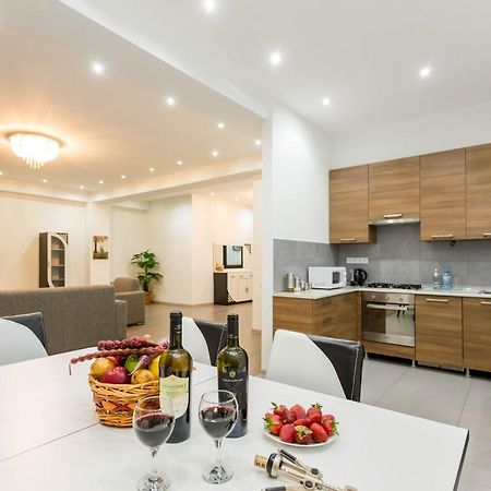 Apartment In The City Center Lll Tbilisi Luaran gambar