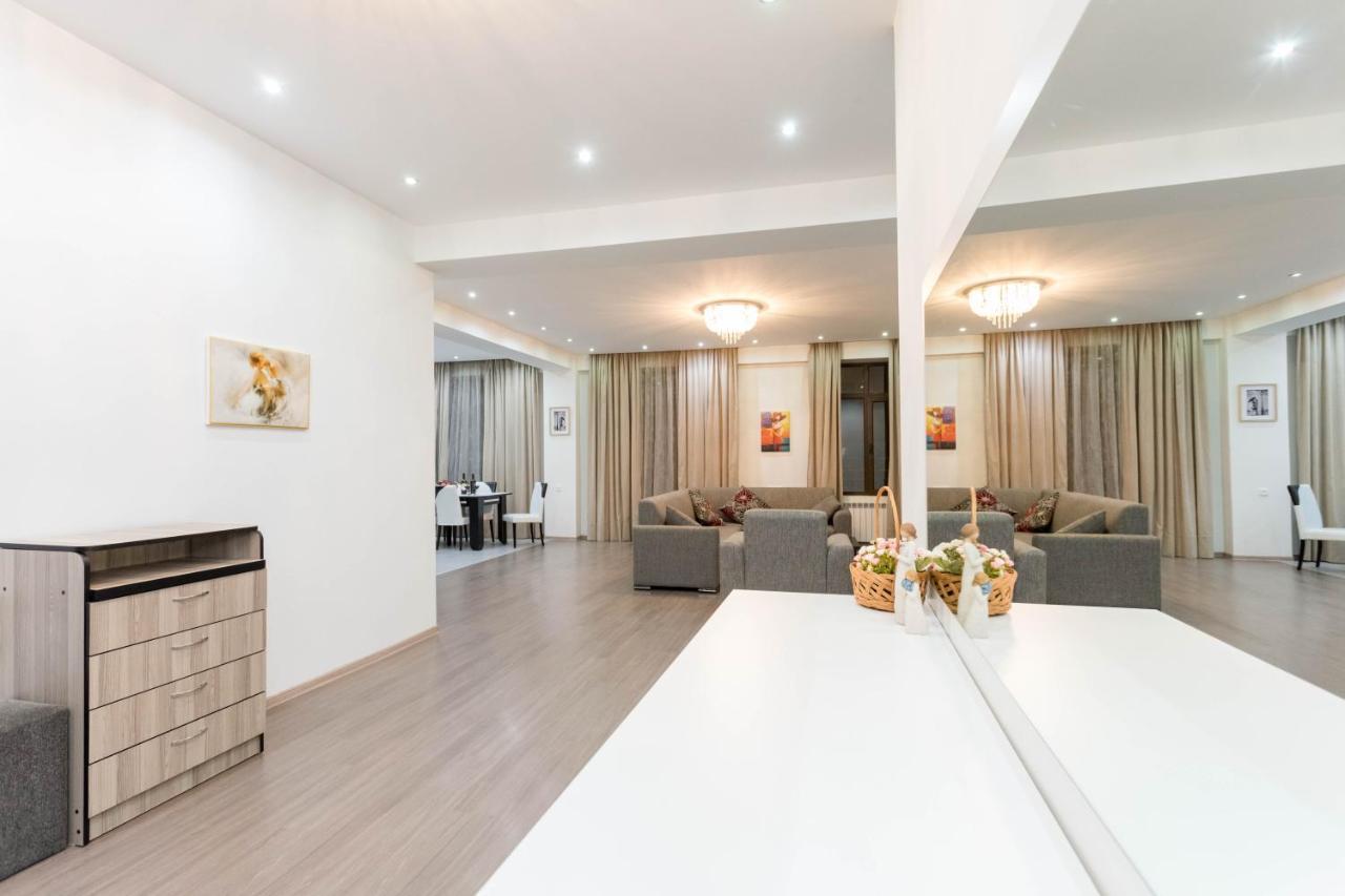 Apartment In The City Center Lll Tbilisi Luaran gambar